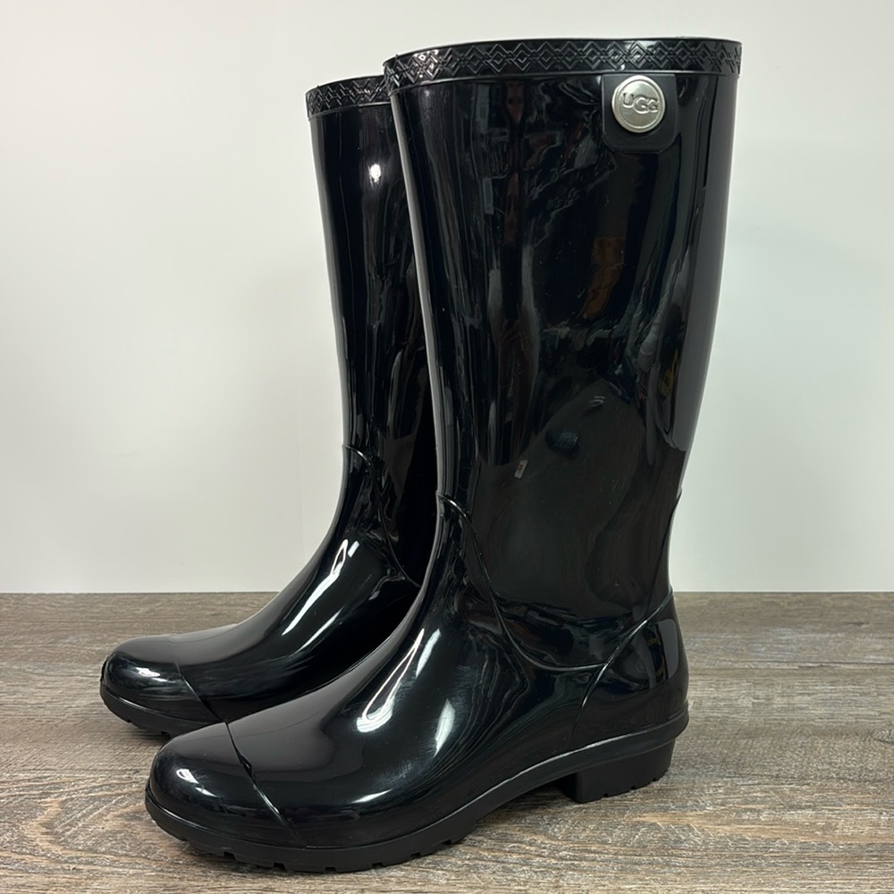 UGG Shaye Waterproof Rain Boots Black Gloss Women’s Size 8 Sheepskin Lined